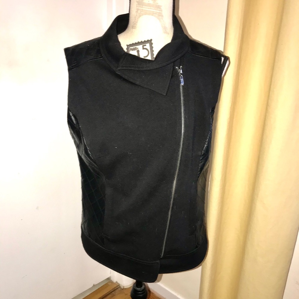Laundry By Shelli Segal Black Drape Vest w/Leather